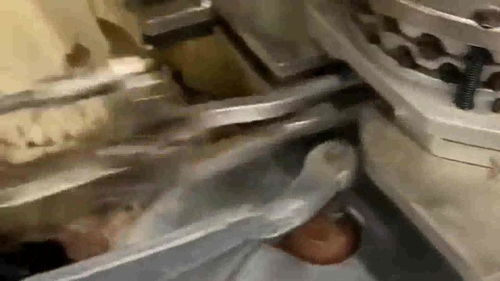 元寶巧克力糖生產設備 高效自動化與節(jié)日傳統(tǒng)的完美結合